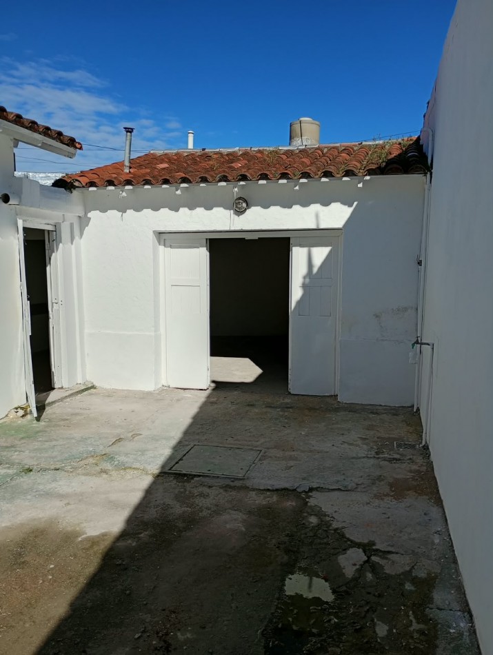 Venta casa 3 ambientes con garage y patio barrio las avenidas OPORTUNIDAD!