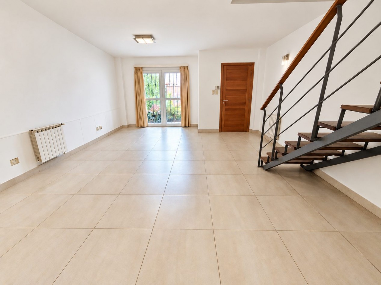 Duplex 4 ambientes apto credito. Barrio Constitucion 