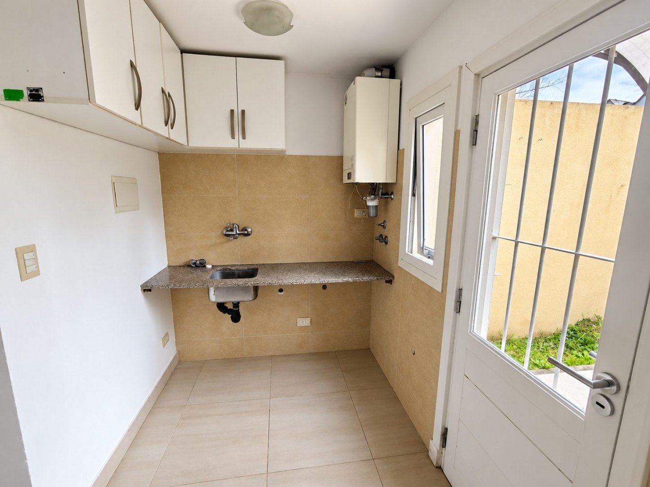 Duplex 4 ambientes apto credito. Barrio Constitucion 