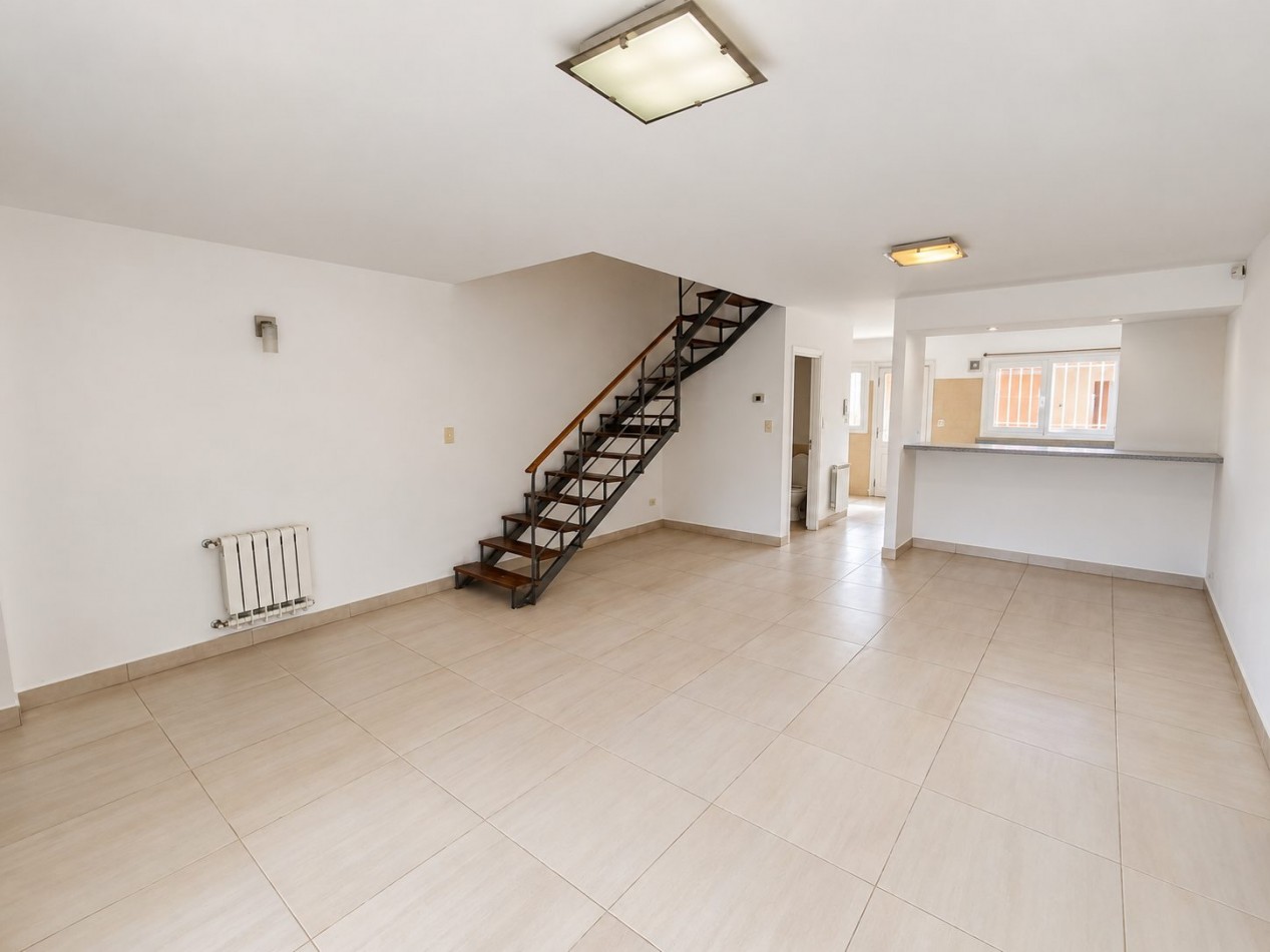 Duplex 4 ambientes apto credito. Barrio Constitucion 