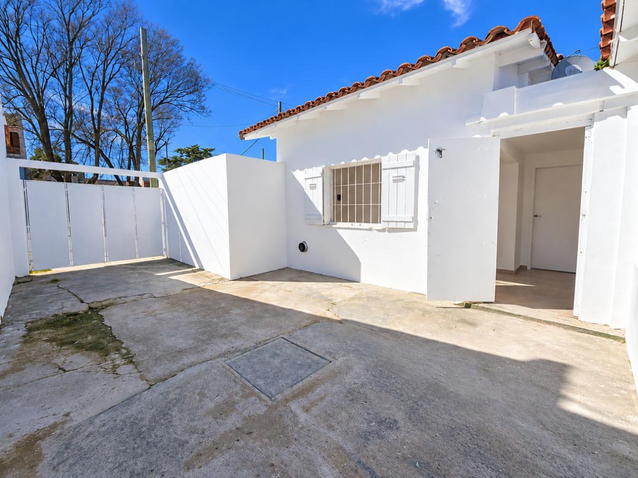 Venta casa 3 ambientes con garage y patio barrio las avenidas OPORTUNIDAD!