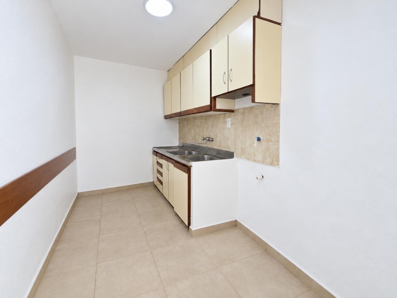 Venta casa 3 ambientes con garage y patio barrio las avenidas OPORTUNIDAD!