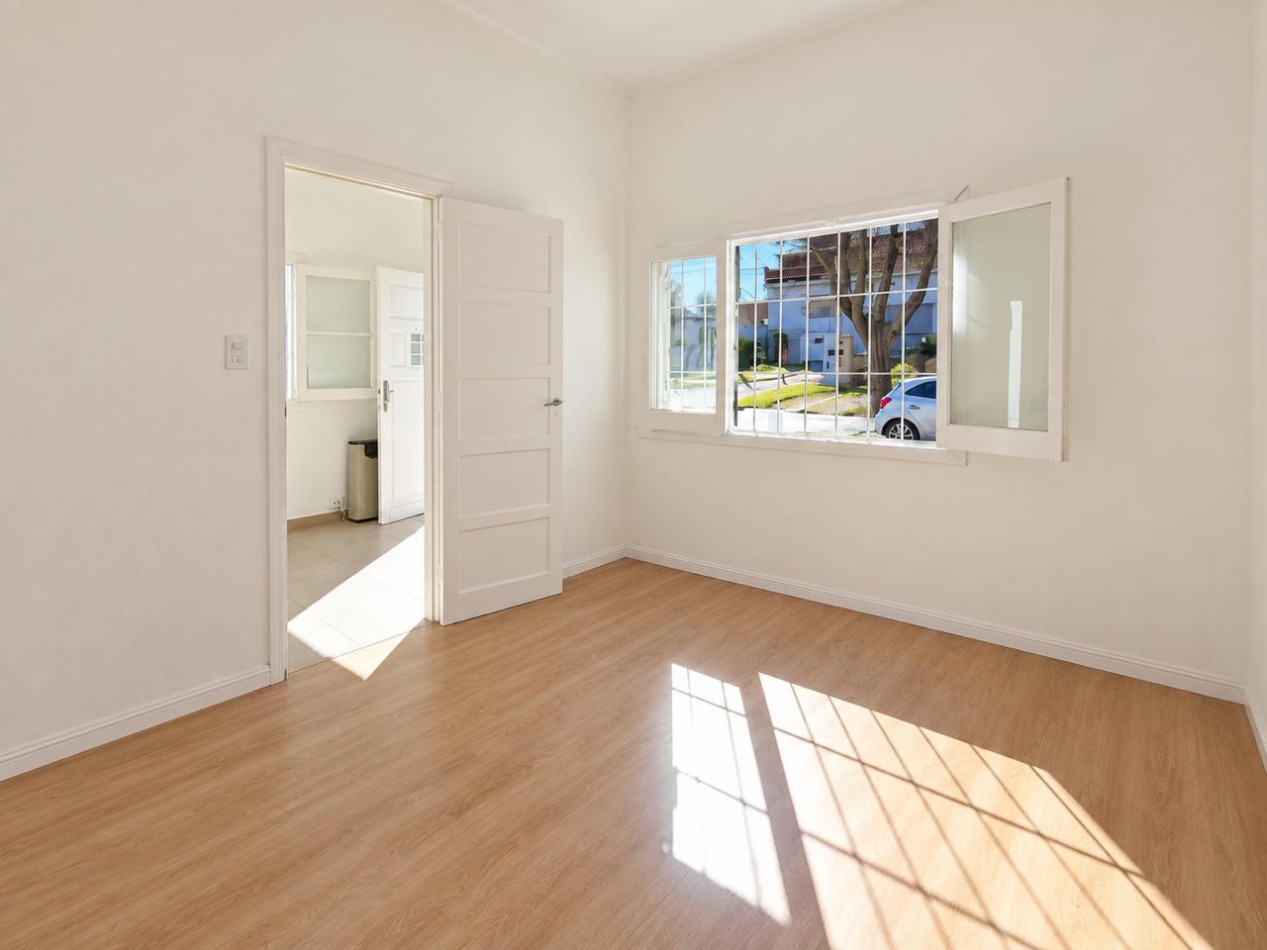 Venta casa 3 ambientes con garage y patio barrio las avenidas OPORTUNIDAD!