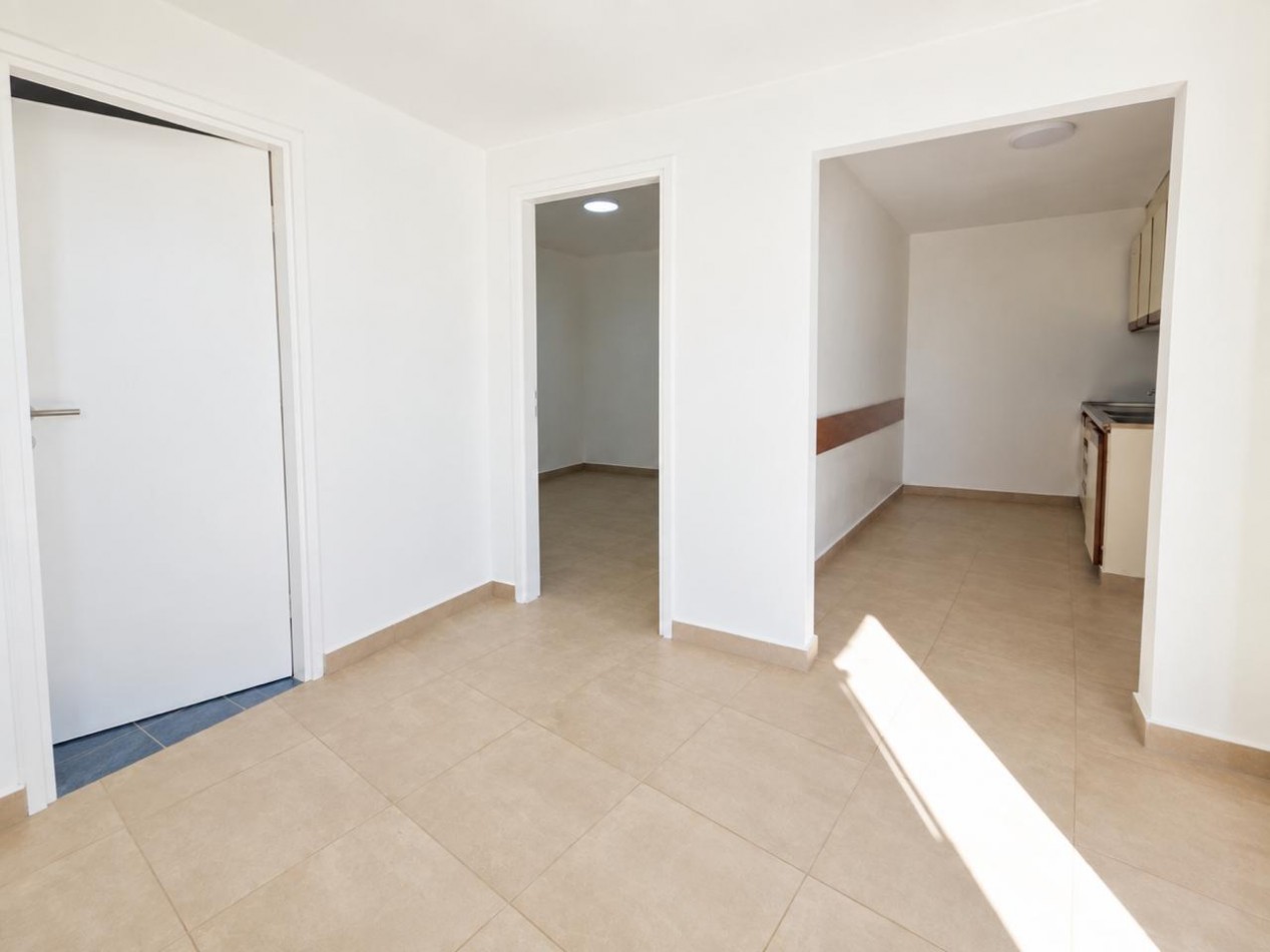 Venta casa 3 ambientes con garage y patio barrio las avenidas OPORTUNIDAD!