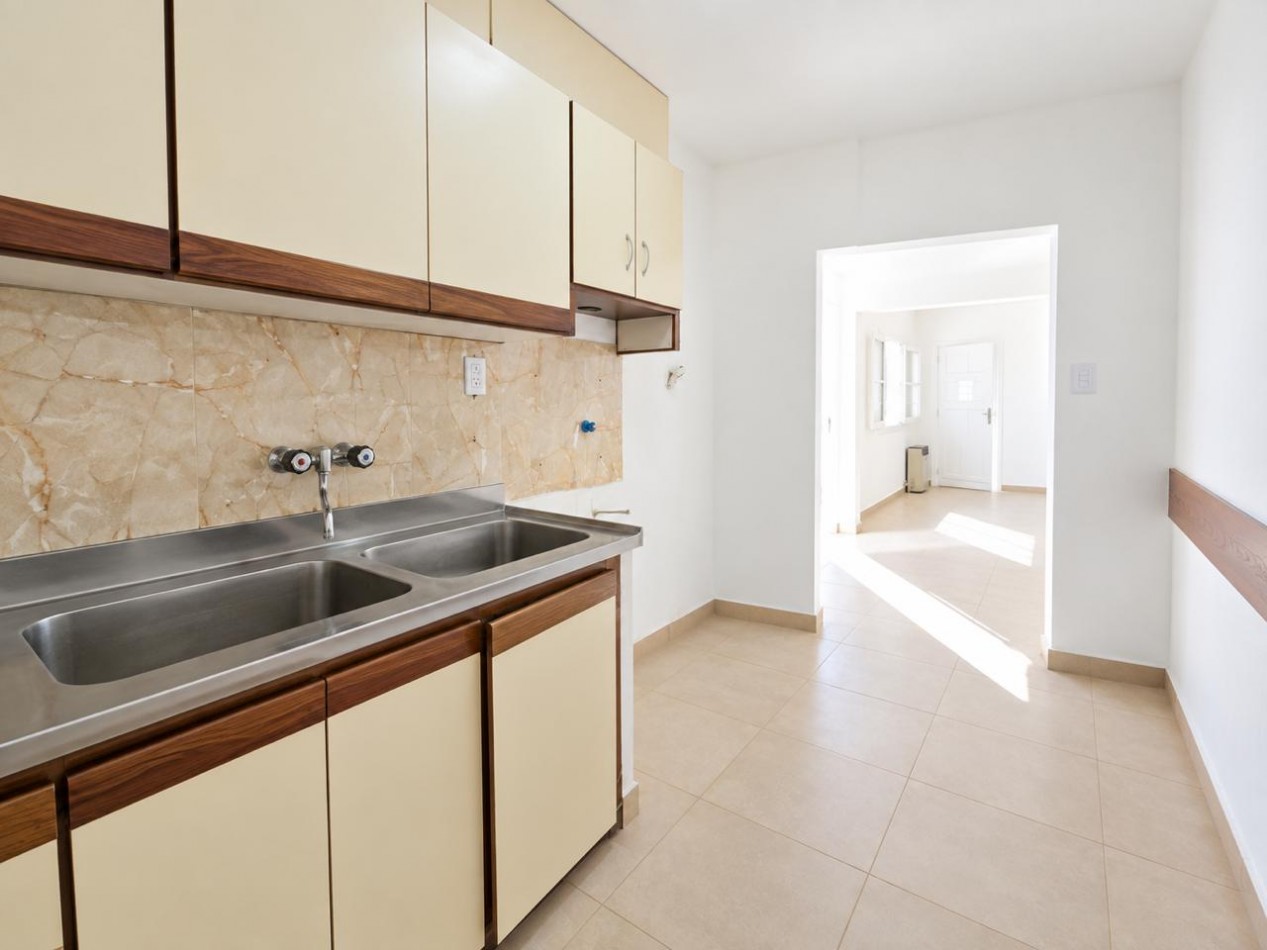 Venta casa 3 ambientes con garage y patio barrio las avenidas OPORTUNIDAD!