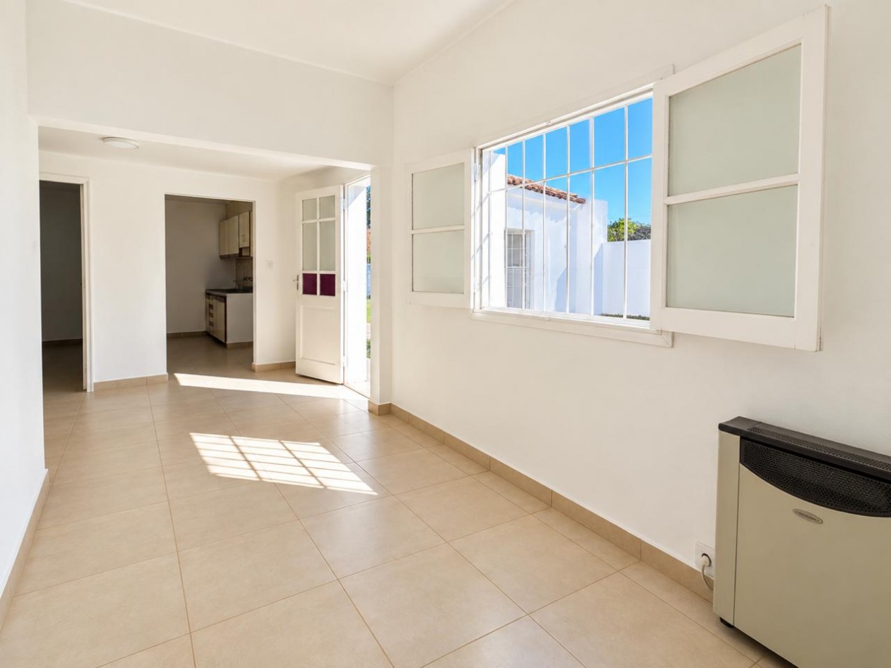 Venta casa 3 ambientes con garage y patio barrio las avenidas OPORTUNIDAD!