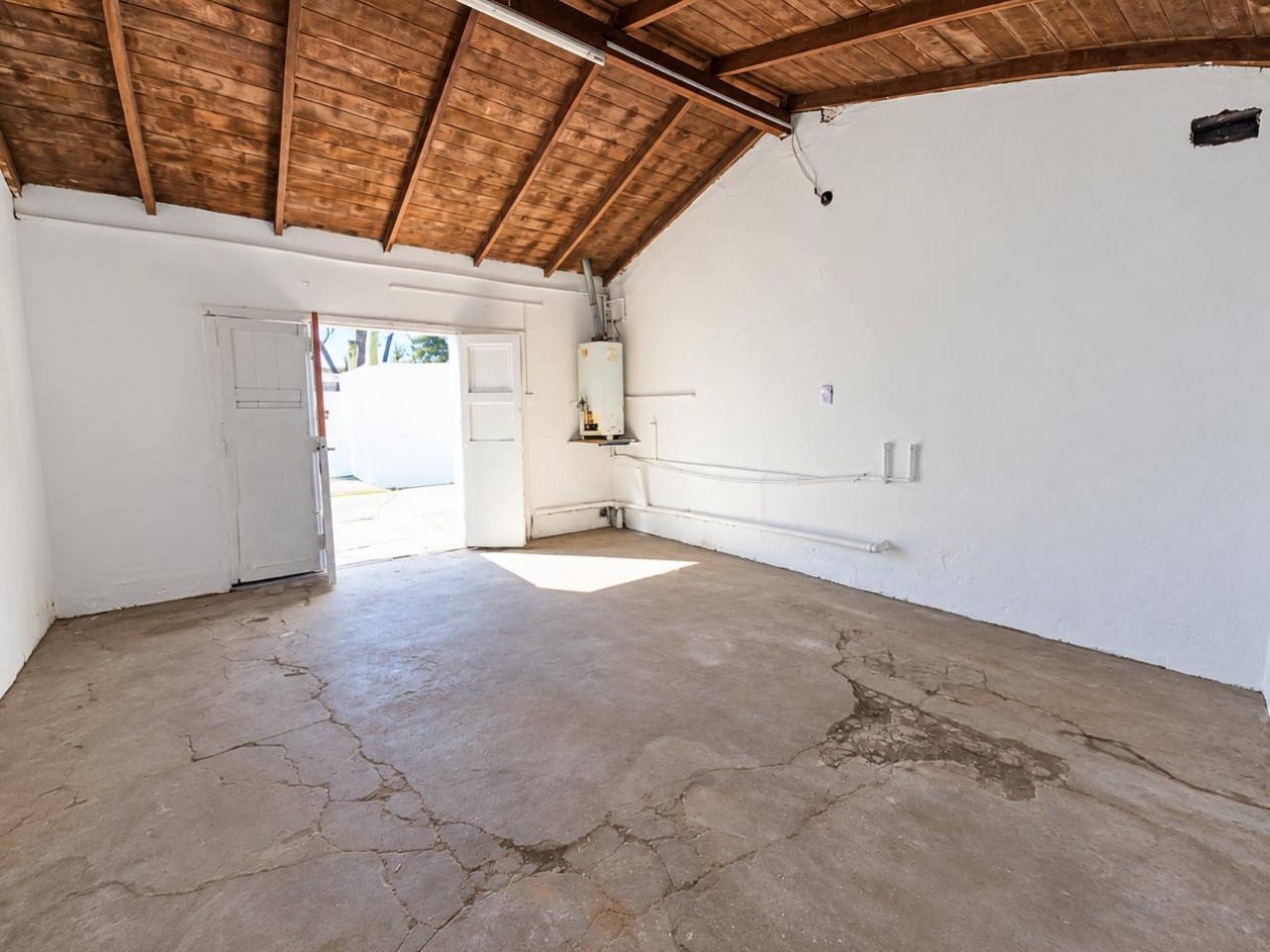 Venta casa 3 ambientes con garage y patio barrio las avenidas OPORTUNIDAD!