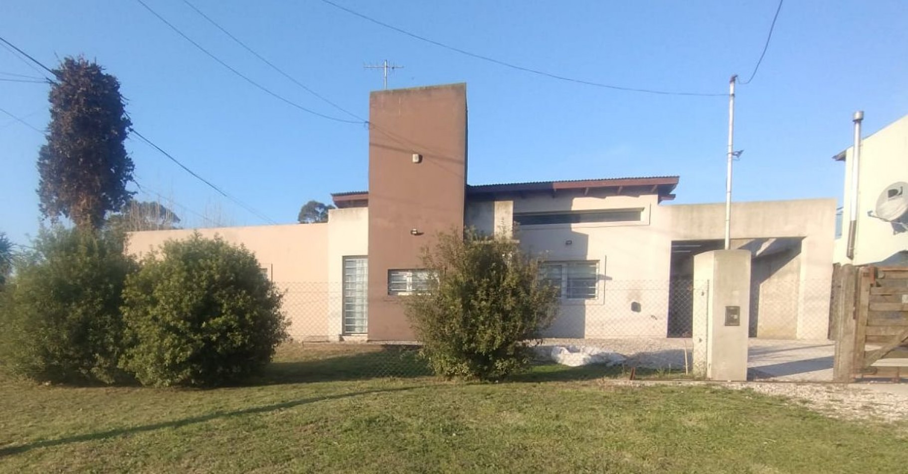 Casa 4 ambientes en barrio Alfar