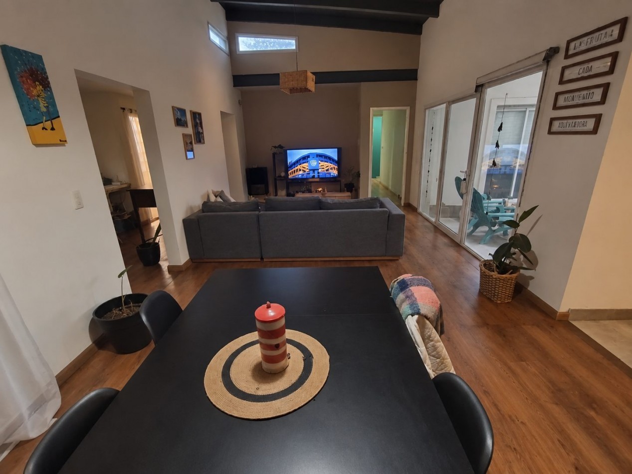 Casa 4 ambientes en barrio Alfar