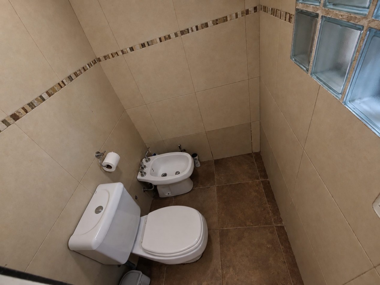 Casa 4 ambientes en barrio Alfar