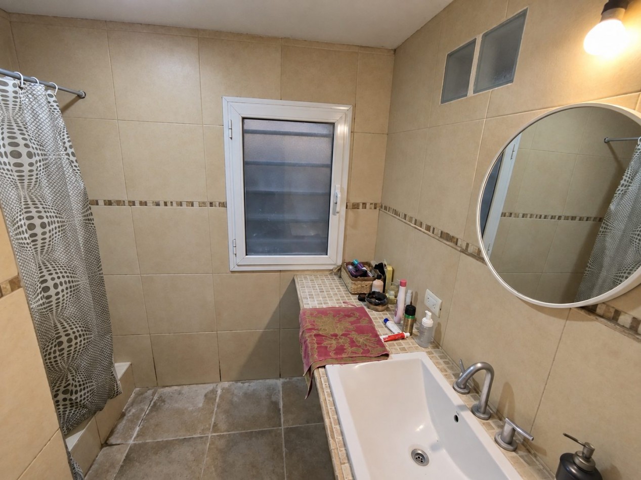 Casa 4 ambientes en barrio Alfar