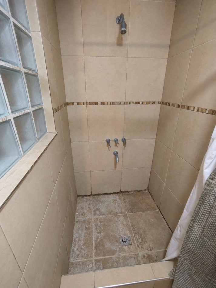 Casa 4 ambientes en barrio Alfar