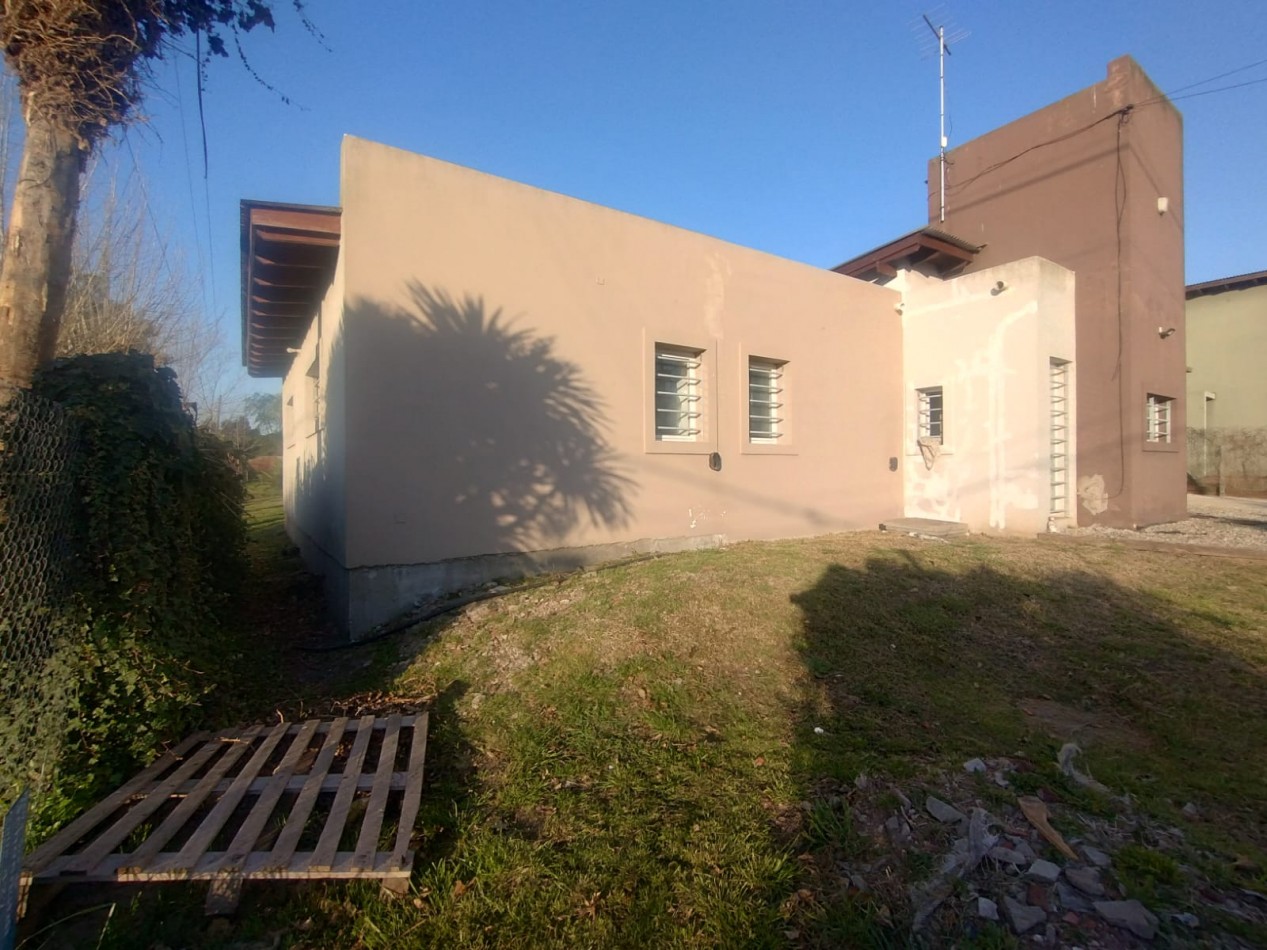 Casa 4 ambientes en barrio Alfar