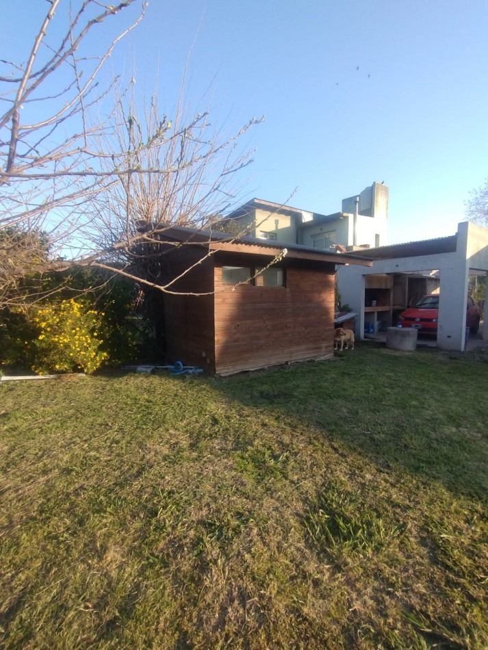 Casa 4 ambientes en barrio Alfar