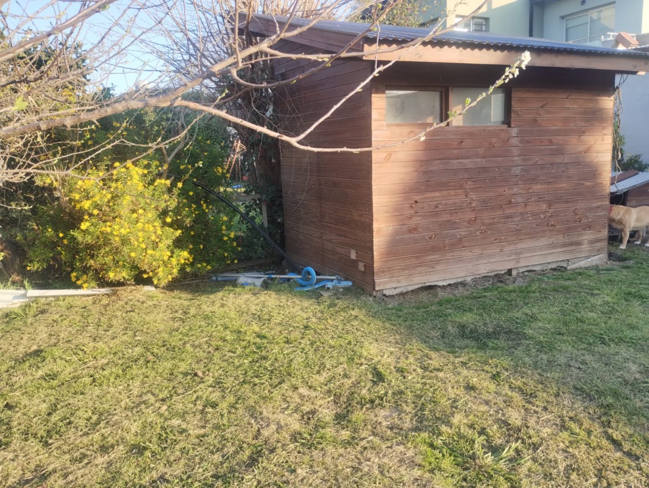Casa 4 ambientes en barrio Alfar