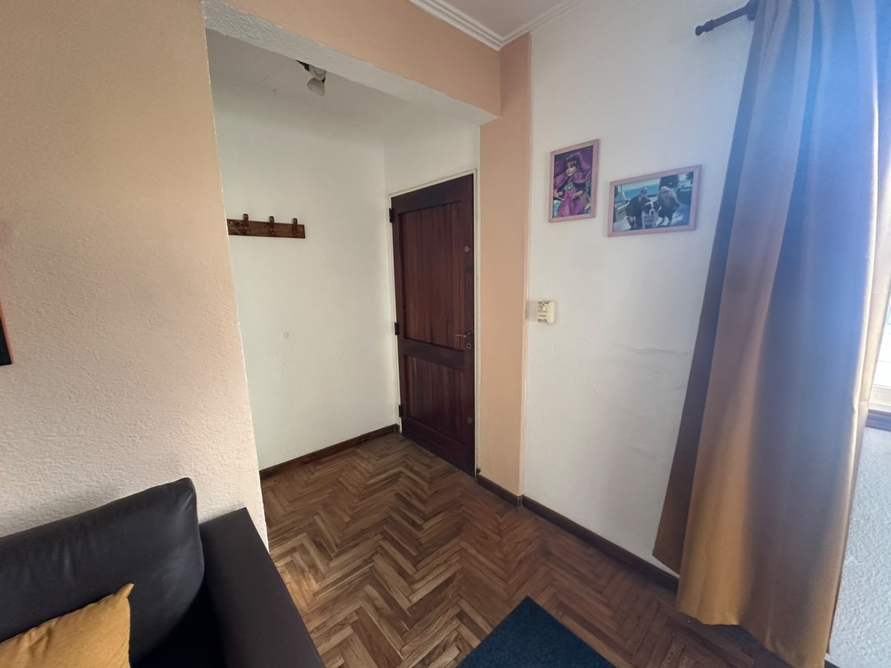 DEPARTAMENTO AL FRENTE CON BALCON - AMOBLADO