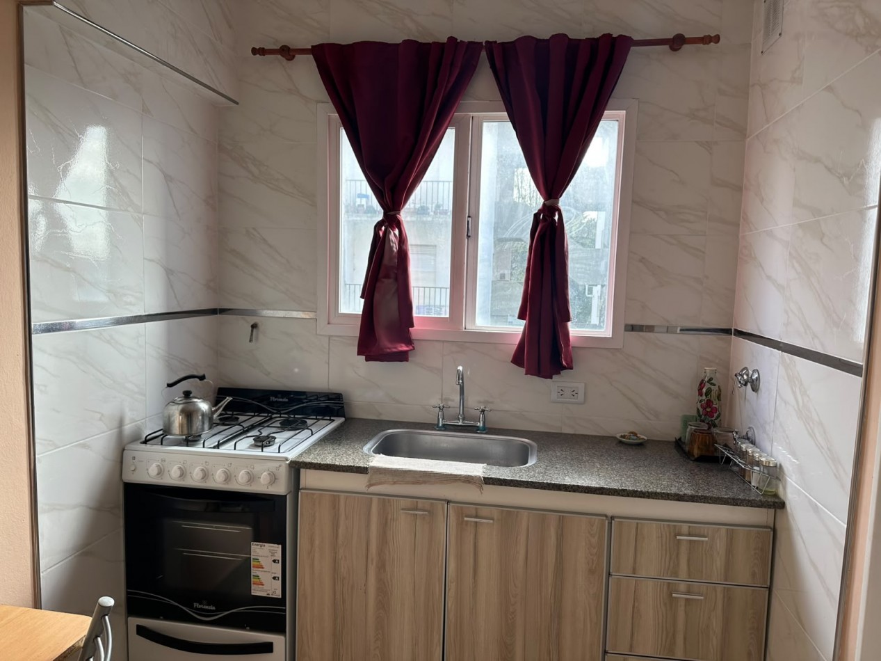 DEPARTAMENTO AL FRENTE CON BALCON - AMOBLADO