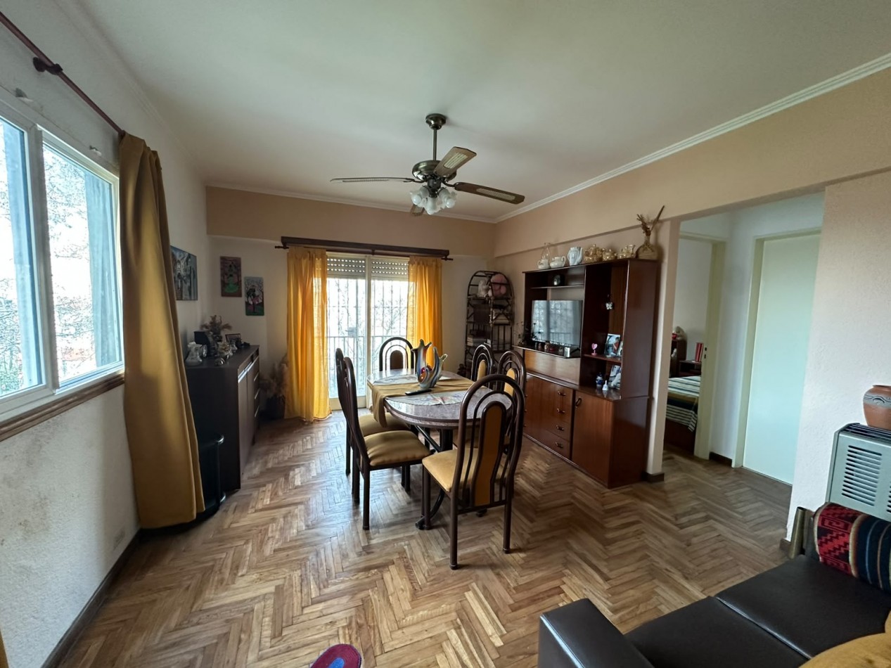 DEPARTAMENTO AL FRENTE CON BALCON - AMOBLADO