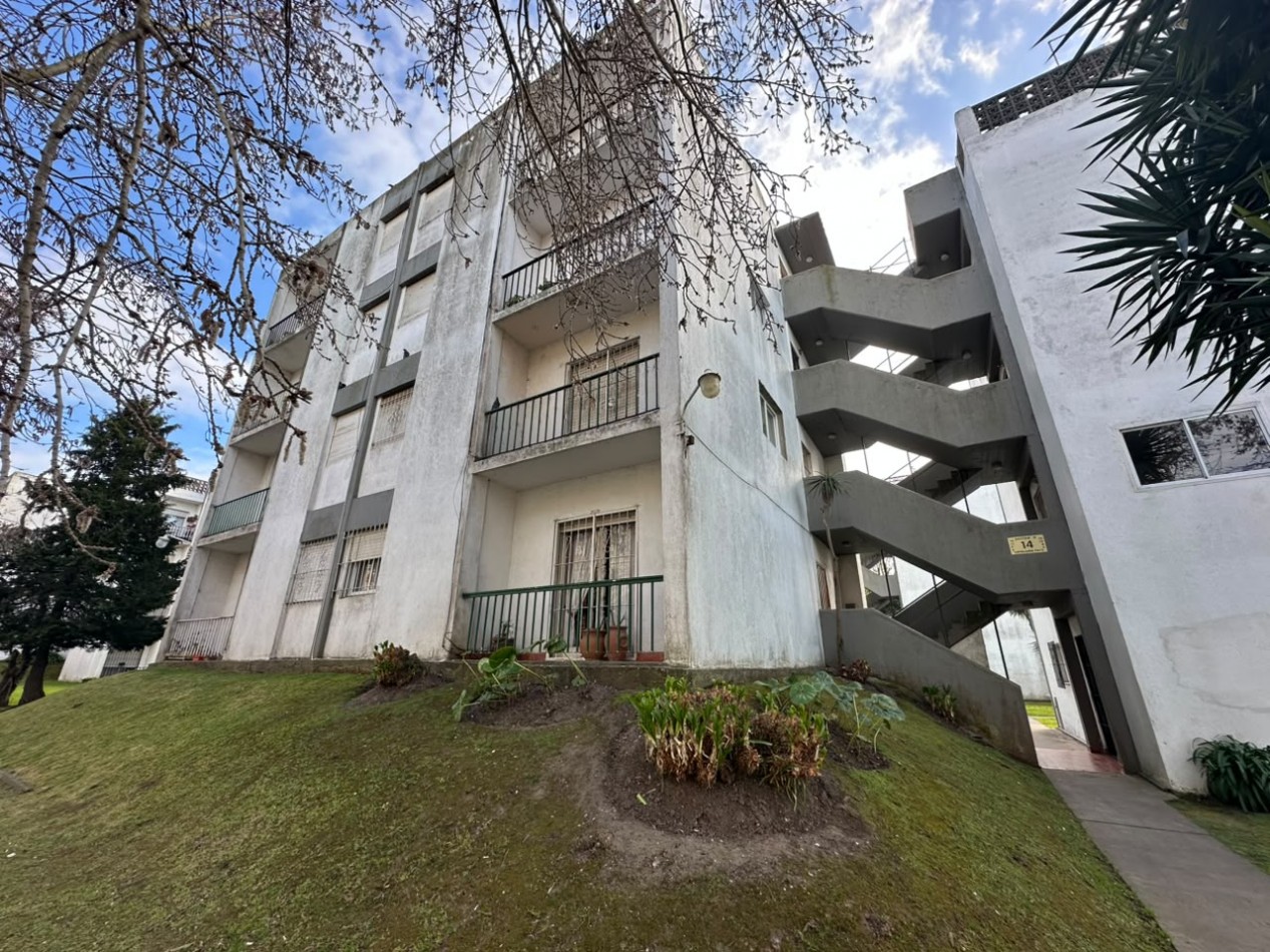DEPARTAMENTO AL FRENTE CON BALCON - AMOBLADO