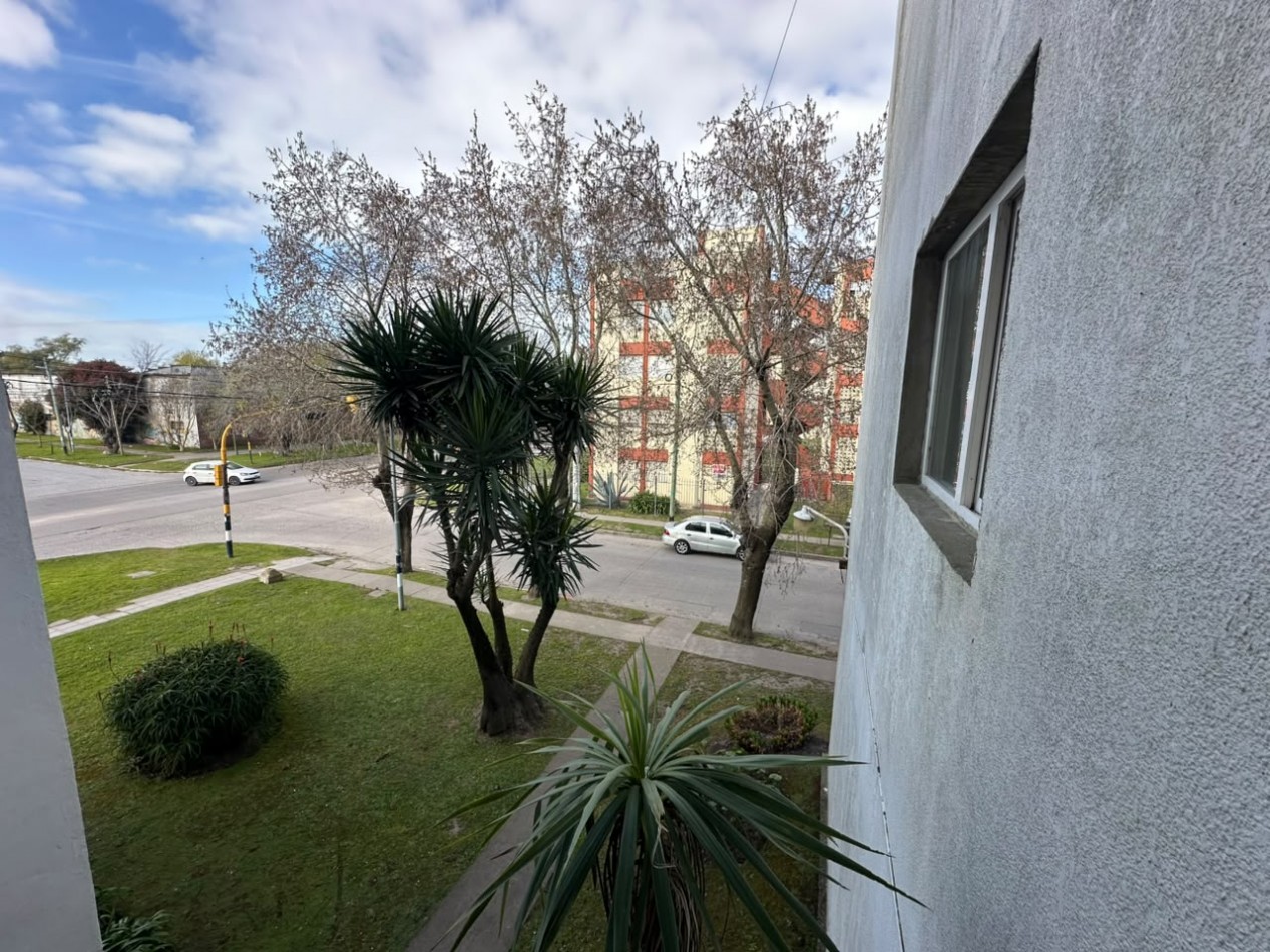 DEPARTAMENTO AL FRENTE CON BALCON - AMOBLADO