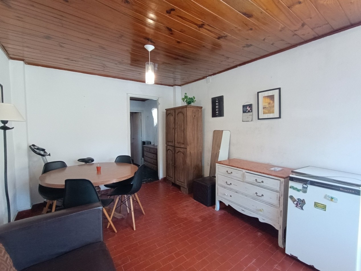 Venta casa 3 ambientes + departamento 2 ambientes con garage y jardin apto credito