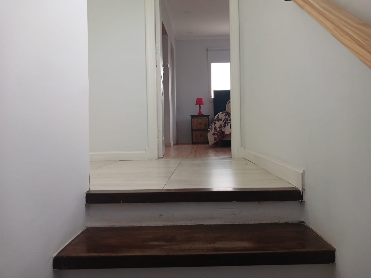 Casa en venta, 4 ambientes, quincho, piscina, trtadora y garaje