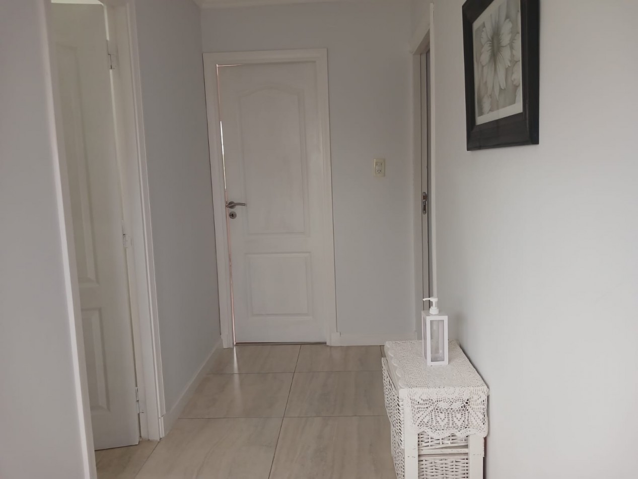 Casa en venta, 4 ambientes, quincho, piscina, trtadora y garaje