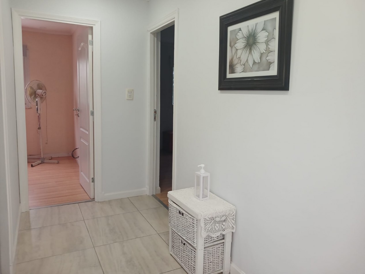 Casa en venta, 4 ambientes, quincho, piscina, trtadora y garaje
