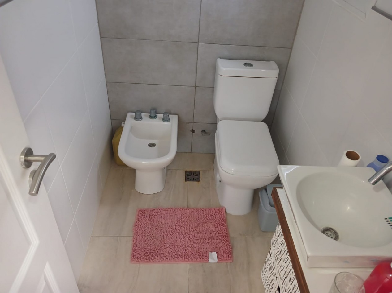 Casa en venta, 4 ambientes, quincho, piscina, trtadora y garaje