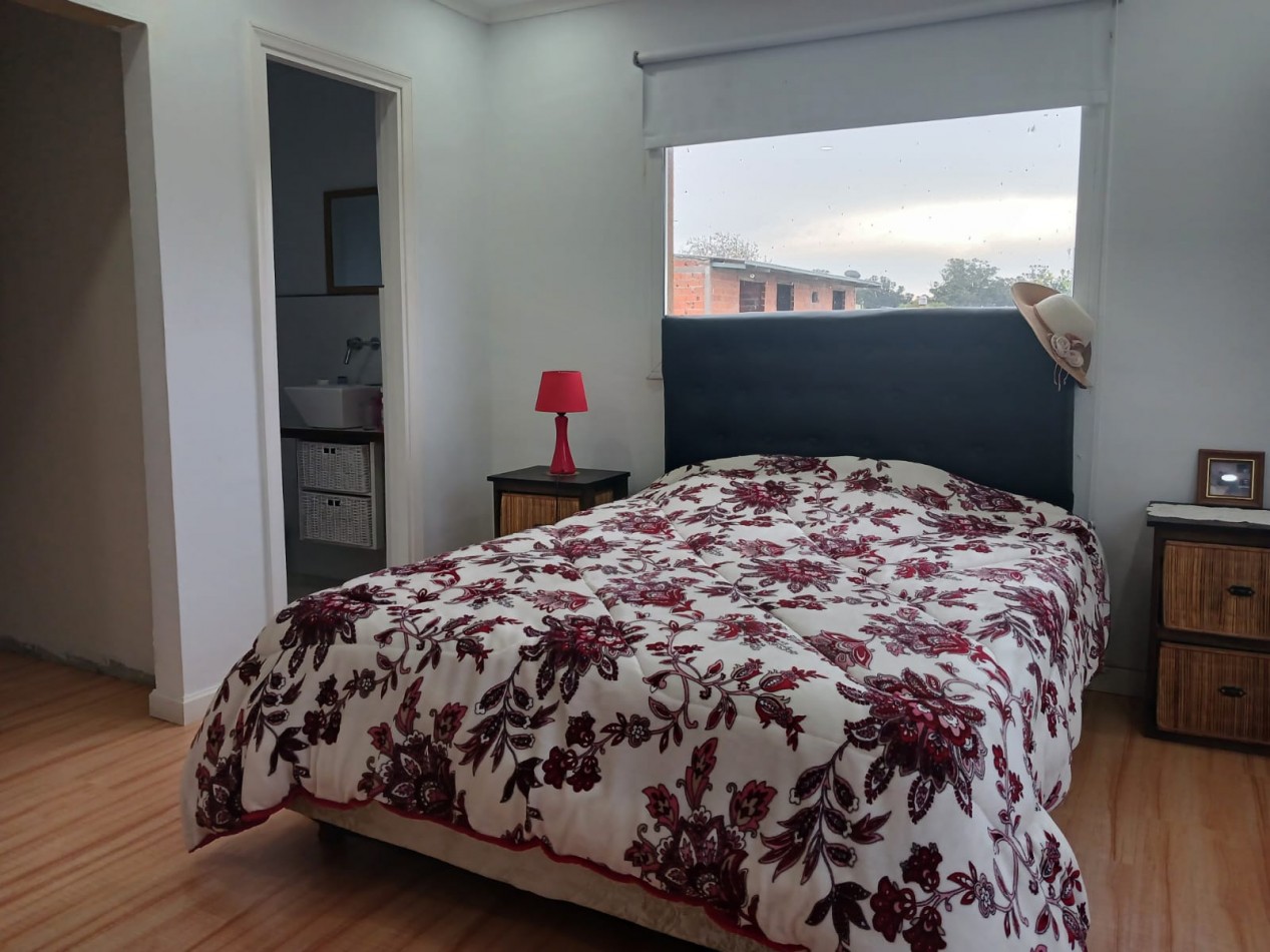 Casa en venta, 4 ambientes, quincho, piscina, trtadora y garaje