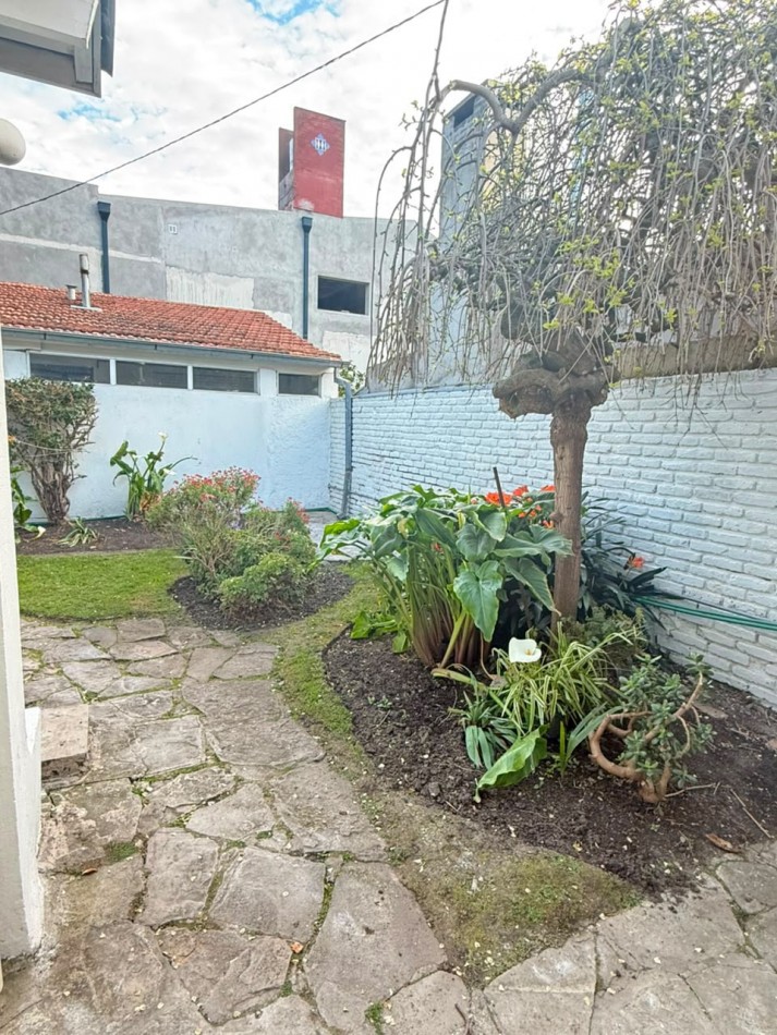 CHALET 4 AMBIENTES