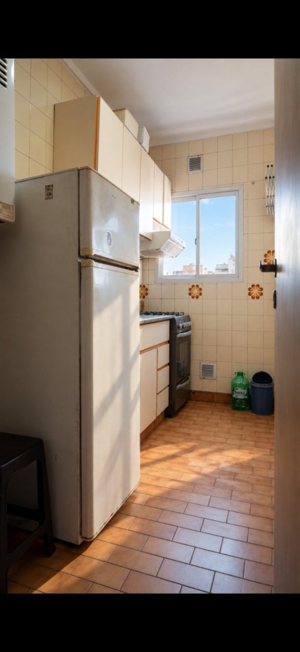 Venta departamento monoambiente amoblado zona Plaza Colon.