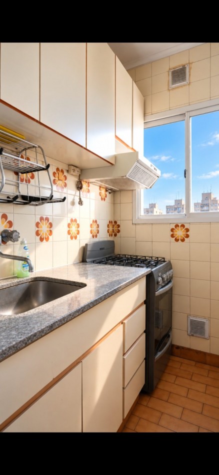 Venta departamento monoambiente amoblado zona Plaza Colon.