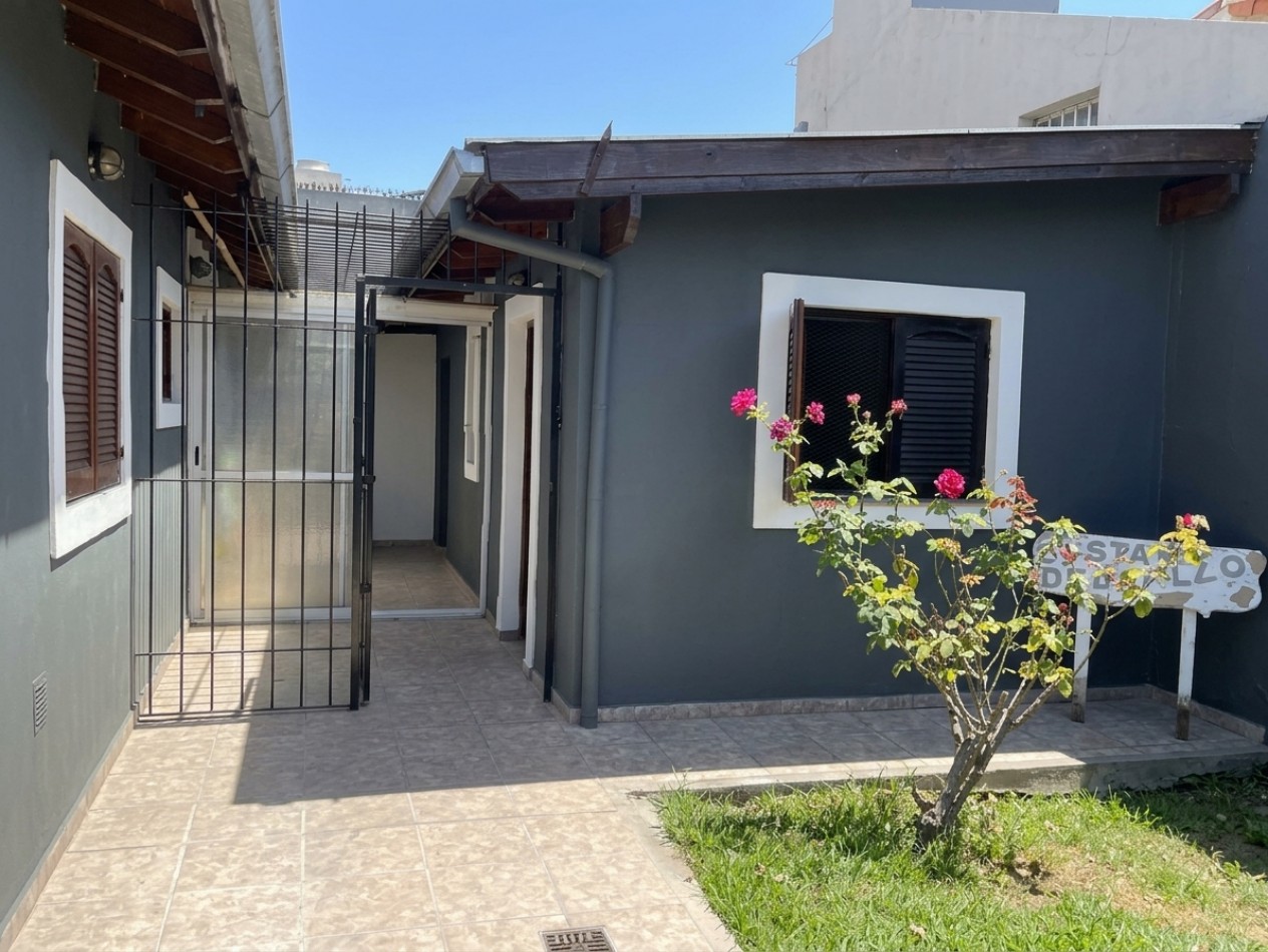 CASA DE 3 AMBIENTES MAS DEPARTAMENTO - PUNTA MOGOTES 