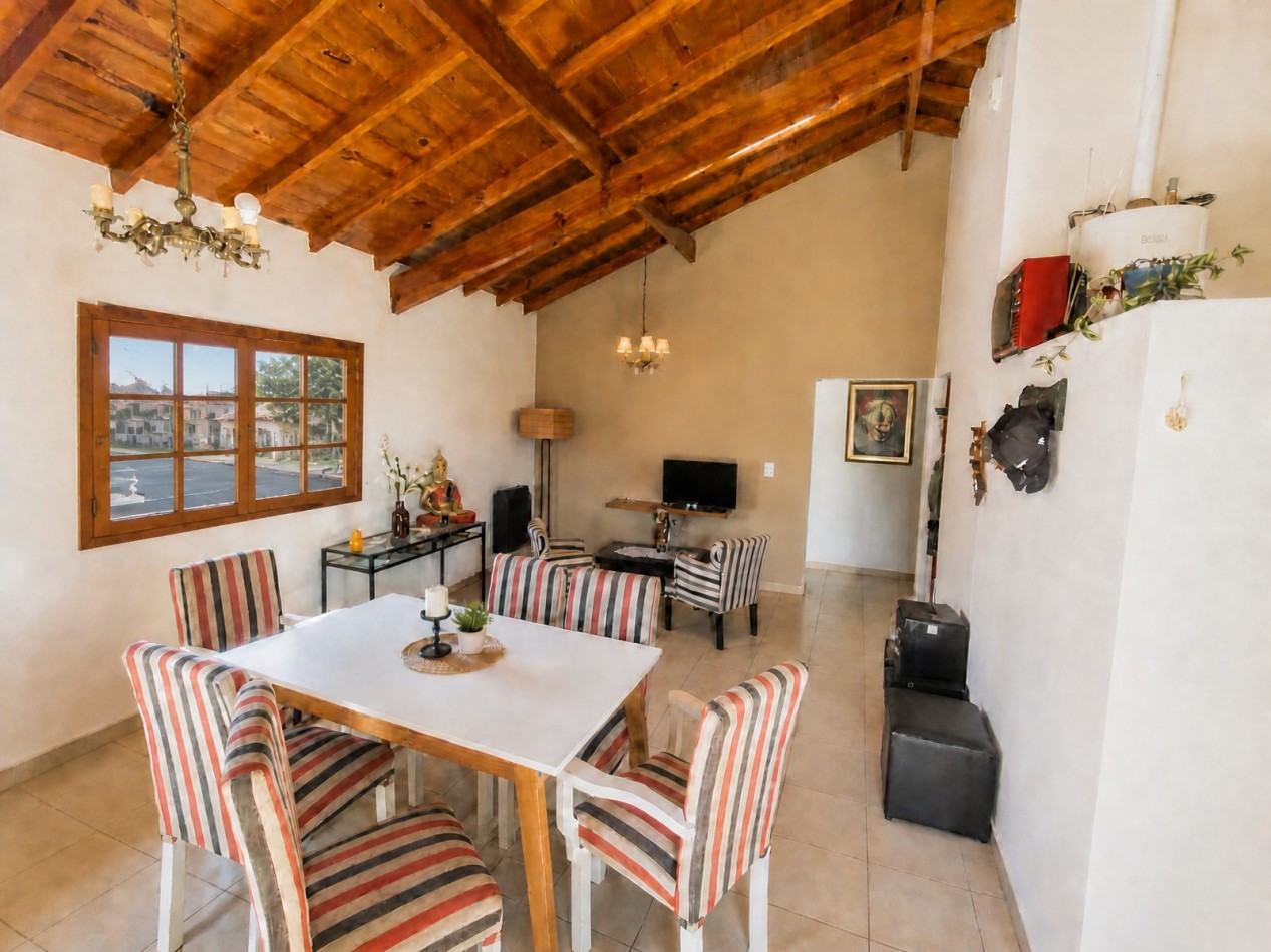 CASA DE 3 AMBIENTES MAS DEPARTAMENTO - PUNTA MOGOTES 