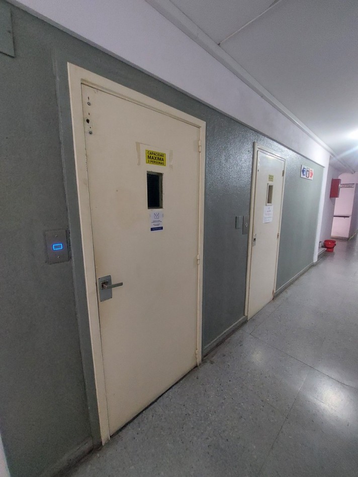 Dos ambientes reciclado con losa radiante. Vista abierta, luminoso y silencioso. Permuta.