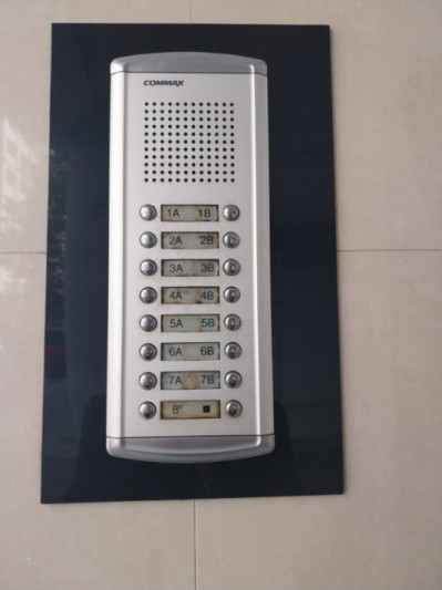 VENTA! DEPTO 3 AMB AL FRENTE CON BALCON FRANCES Y COCHERA