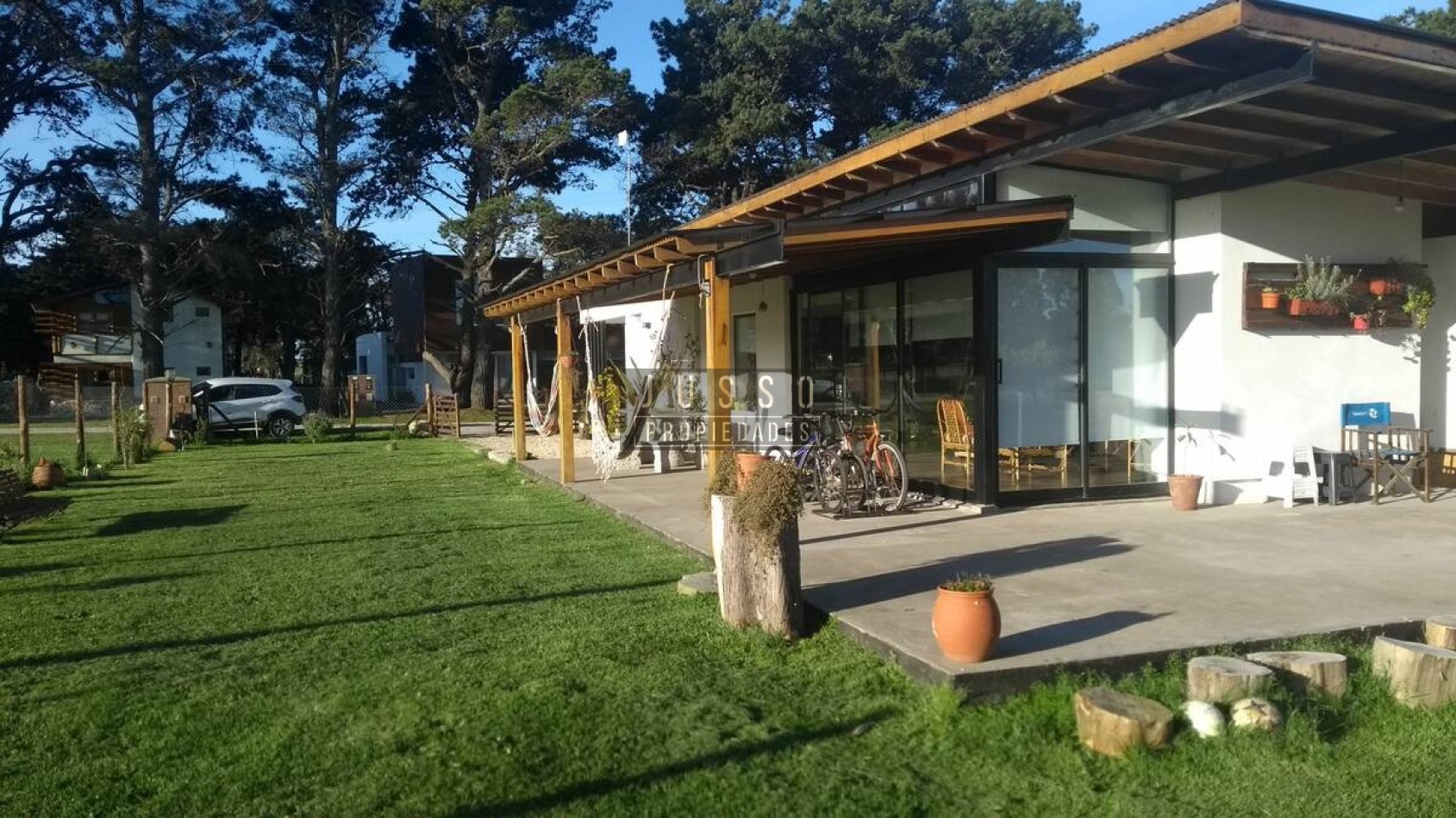 Casa con piscina en Barrio Privado Barrancas de San Benito