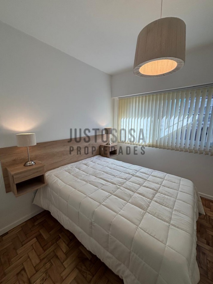 Venta Departamento reciclado dos ambientes con balcon saliente zona Aldrey