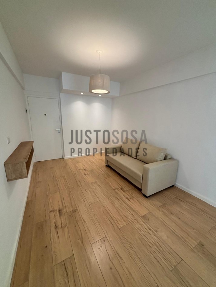 Venta Departamento reciclado dos ambientes con balcon saliente zona Aldrey