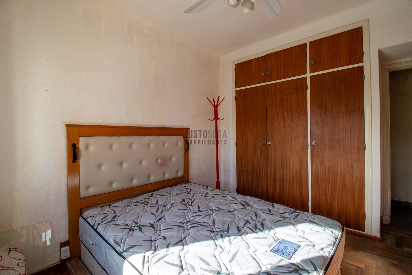 Venta departamento de dos ambientes con balcon. Centro.