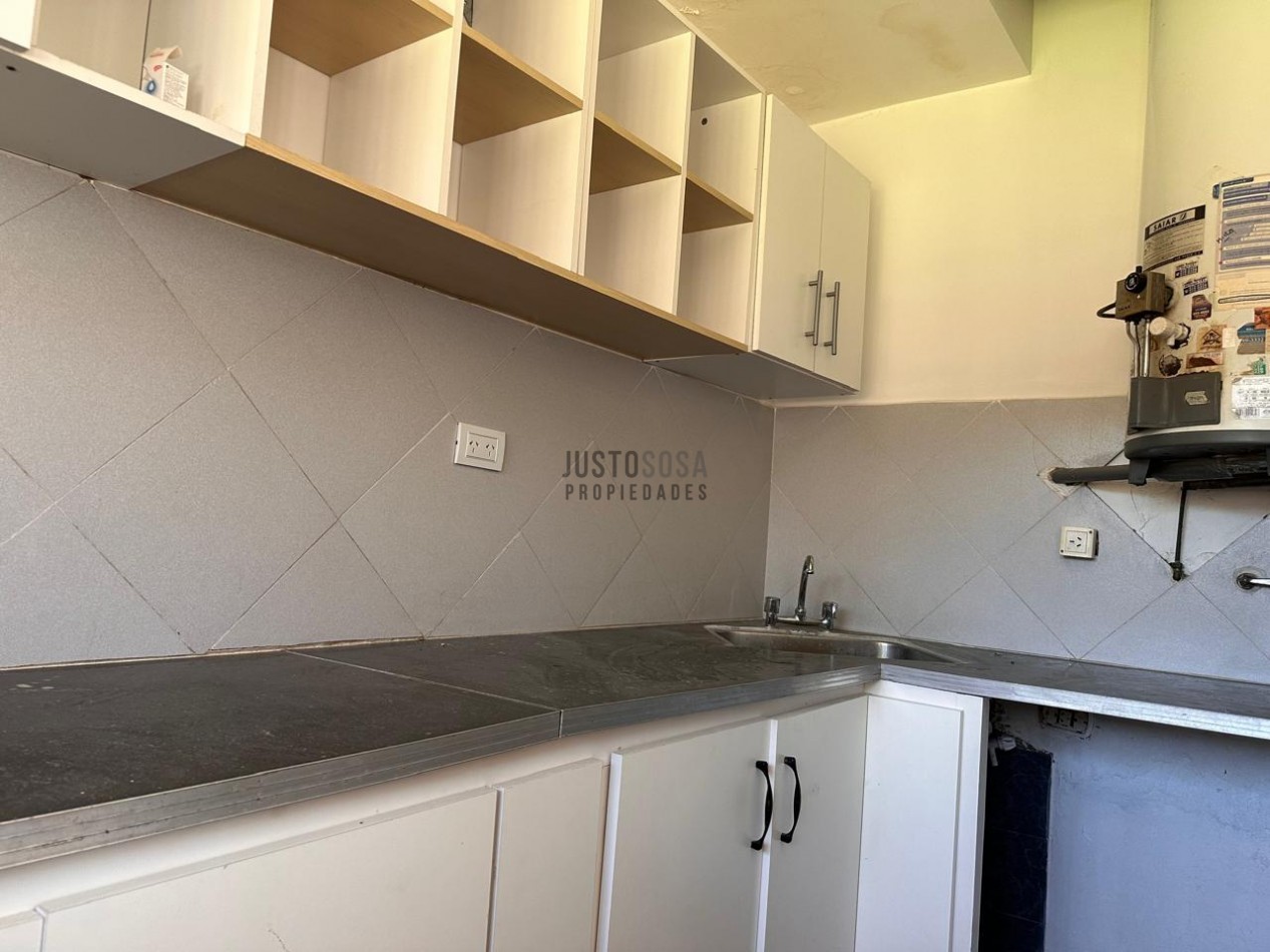 VENTA CASA 4 AMBIENTES CON PARQUE EN LOS PINARES