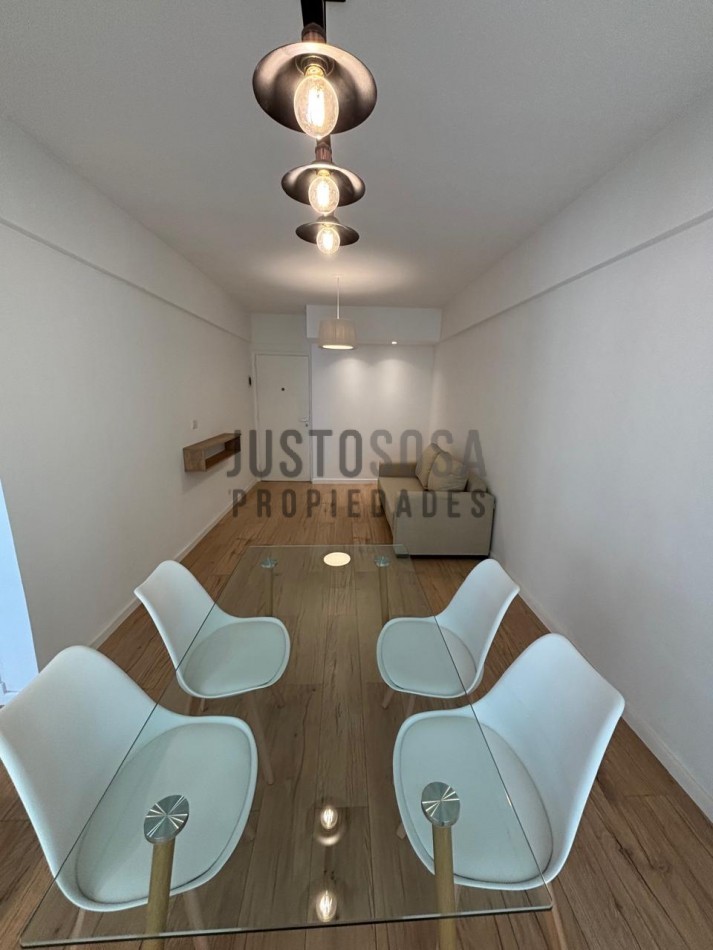 Venta Departamento reciclado dos ambientes con balcon saliente zona Aldrey