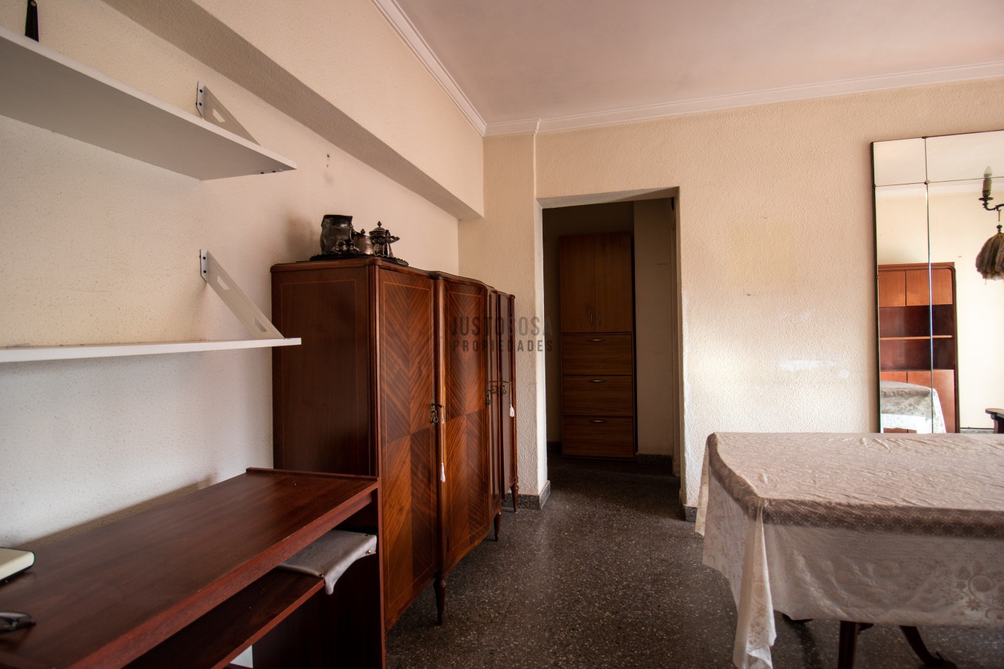 Venta departamento de dos ambientes con balcon. Centro.