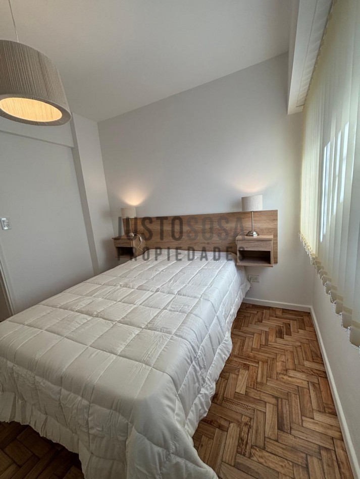 Venta Departamento reciclado dos ambientes con balcon saliente zona Aldrey