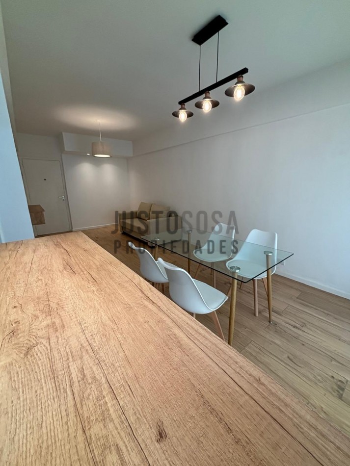 Venta Departamento reciclado dos ambientes con balcon saliente zona Aldrey