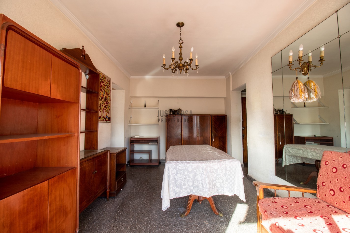 Venta departamento de dos ambientes con balcon. Centro.