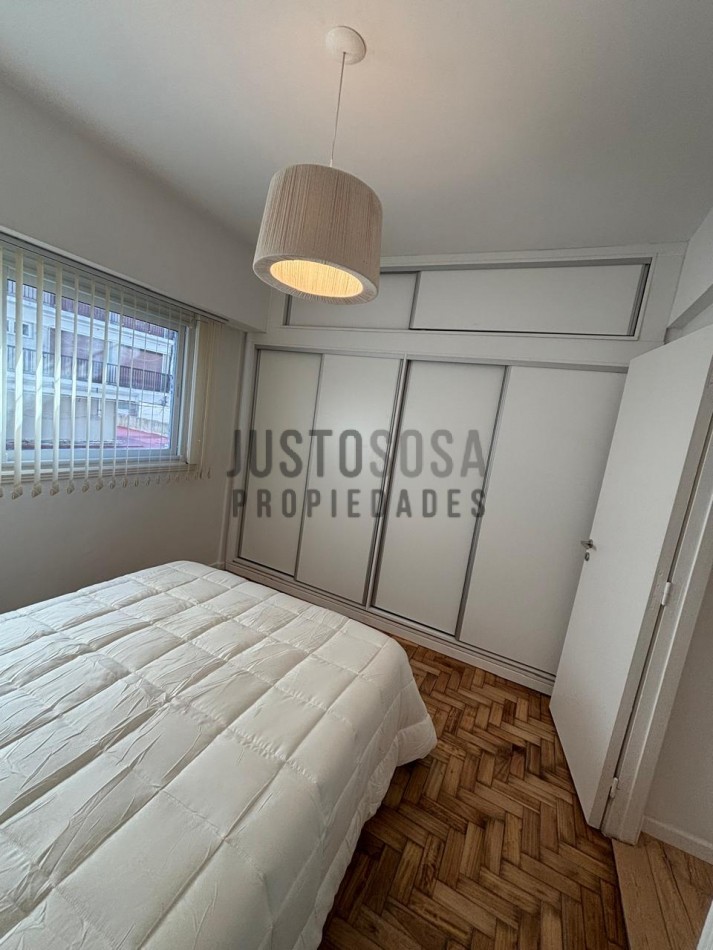 Venta Departamento reciclado dos ambientes con balcon saliente zona Aldrey