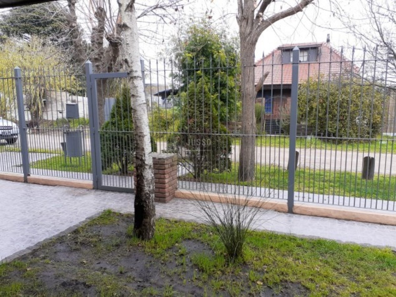 CASA 5 AMBIENTES CON PARQUE Y QUINCHO - BARRIO JARDIN PERALTA RAMOS