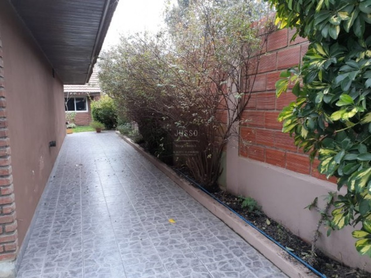 CASA 5 AMBIENTES CON PARQUE Y QUINCHO - BARRIO JARDIN PERALTA RAMOS